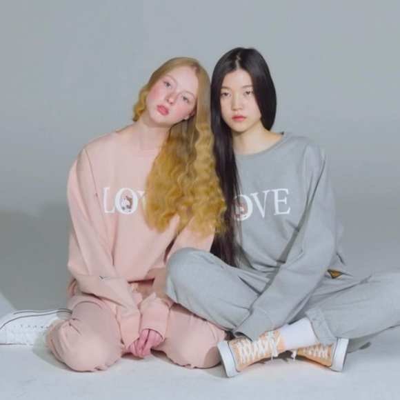 Line Friends X Pushbutton Sweatshirt Gray Love Bunny Cotton Oversized Size XS - Picture 1 of 5